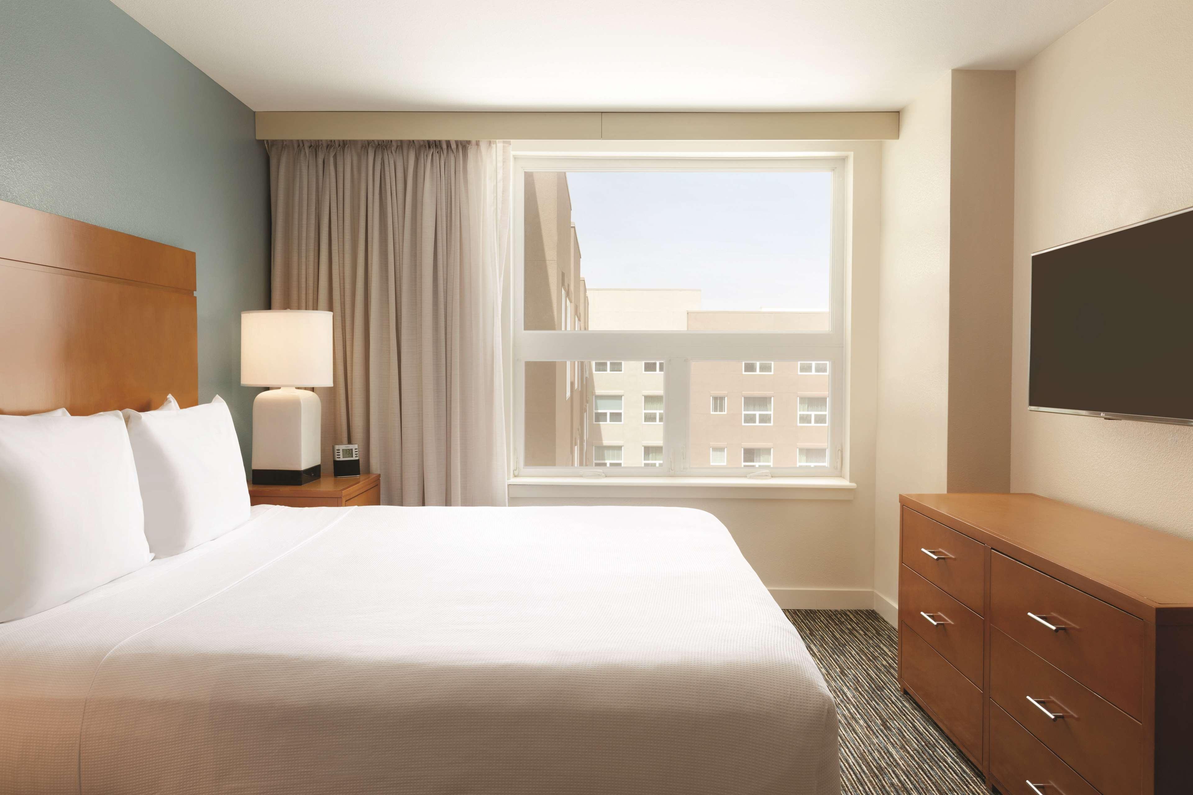 Hyatt House Denver Airport Hotel Bagian luar foto