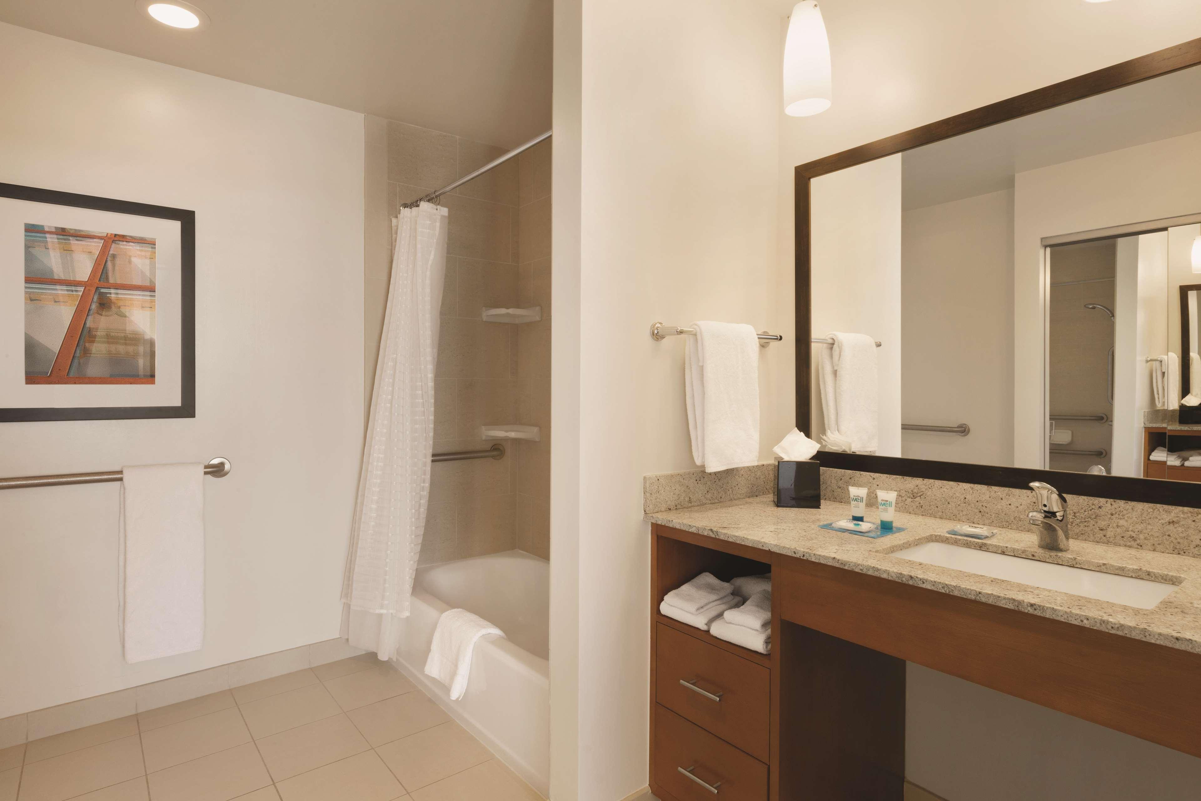 Hyatt House Denver Airport Hotel Bagian luar foto