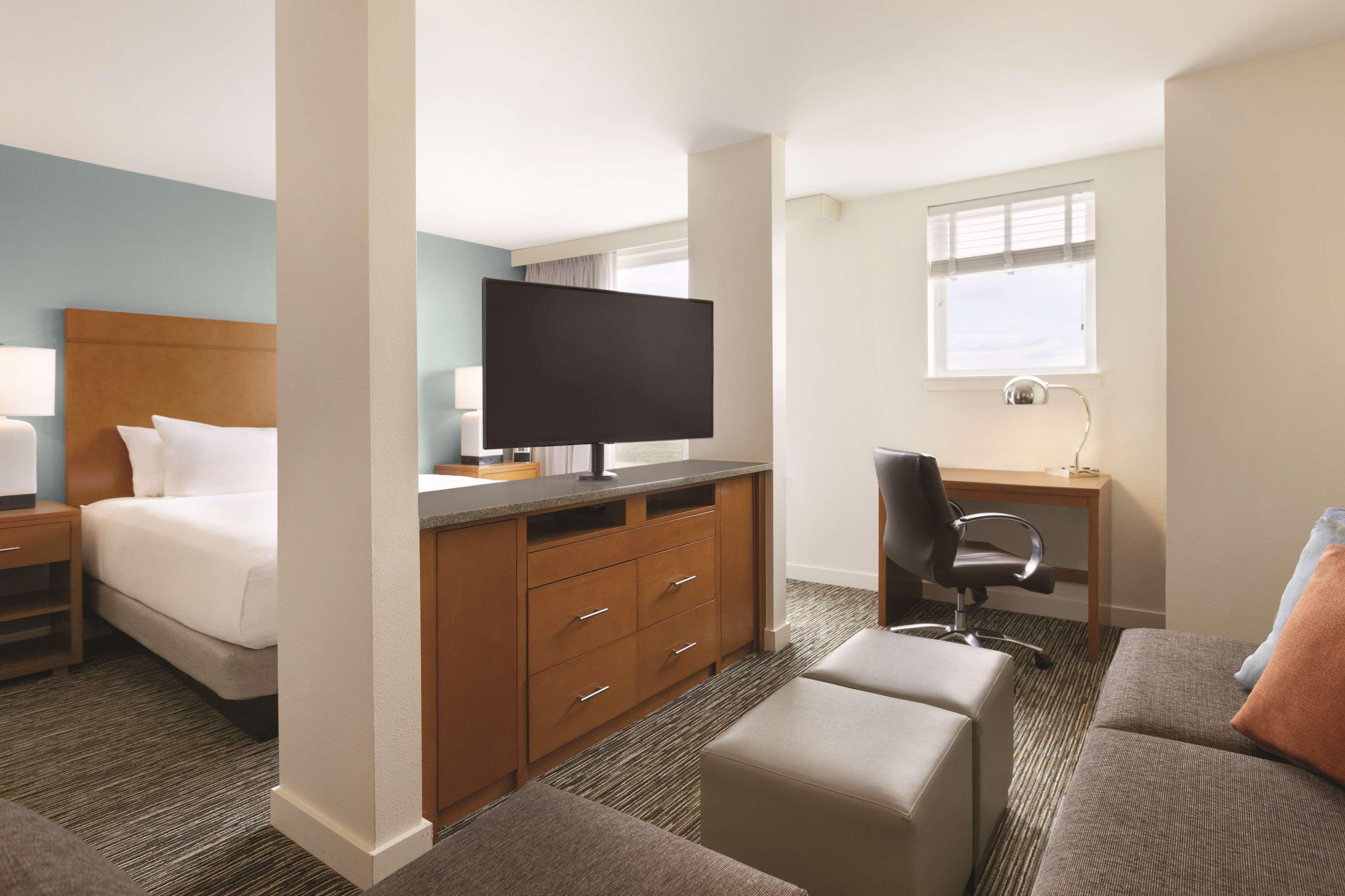 Hyatt House Denver Airport Hotel Bagian luar foto