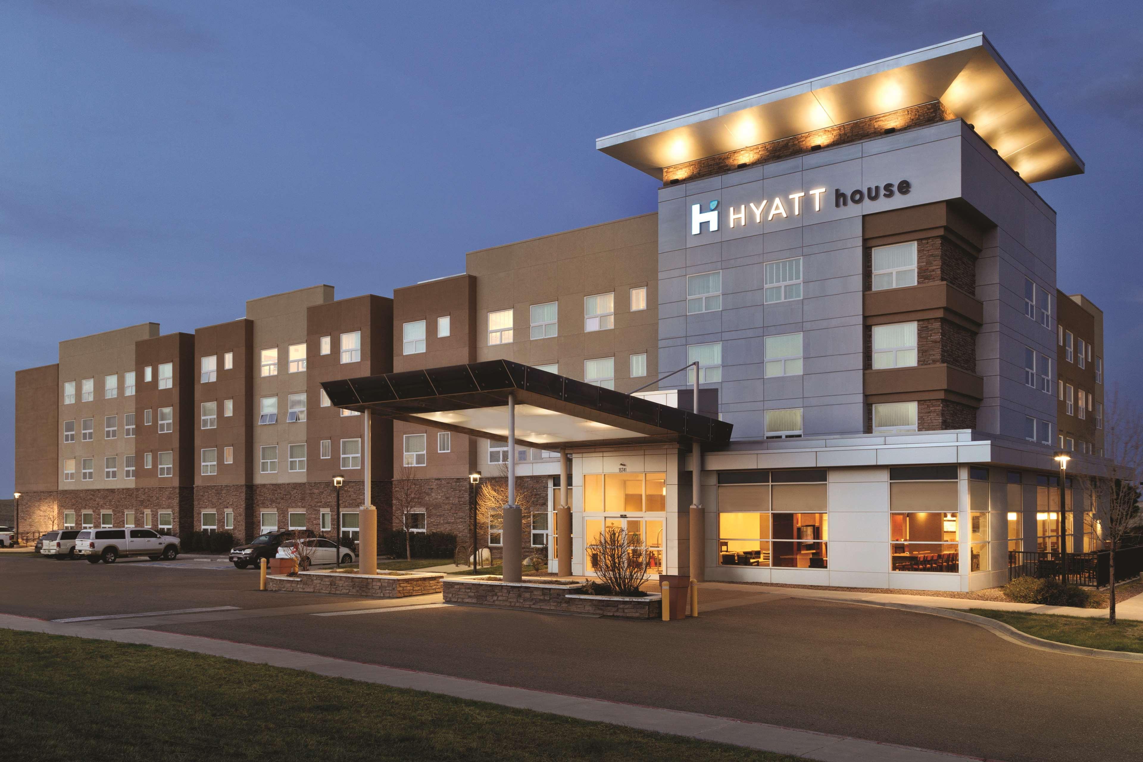 Hyatt House Denver Airport Hotel Bagian luar foto