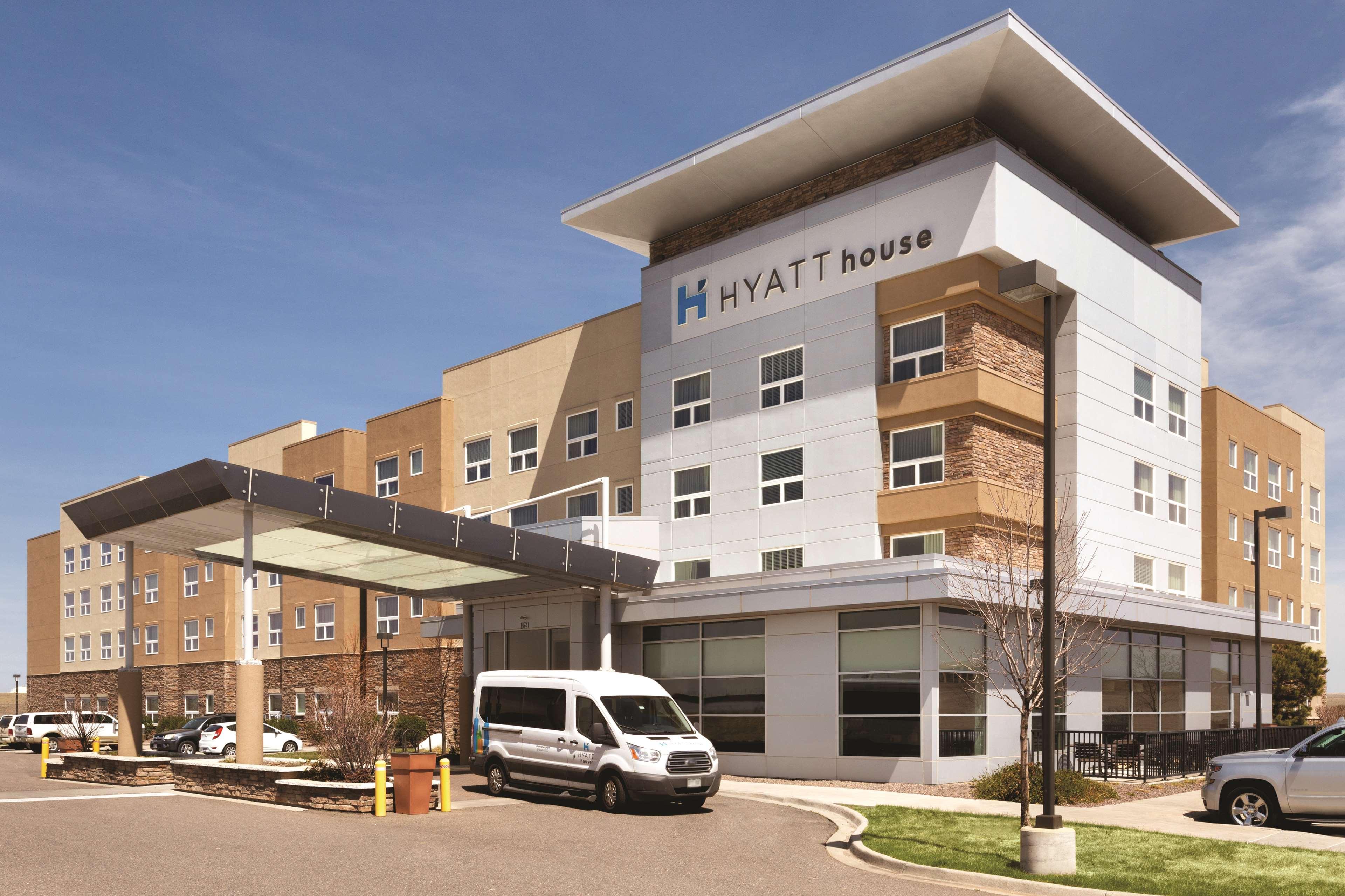 Hyatt House Denver Airport Hotel Bagian luar foto