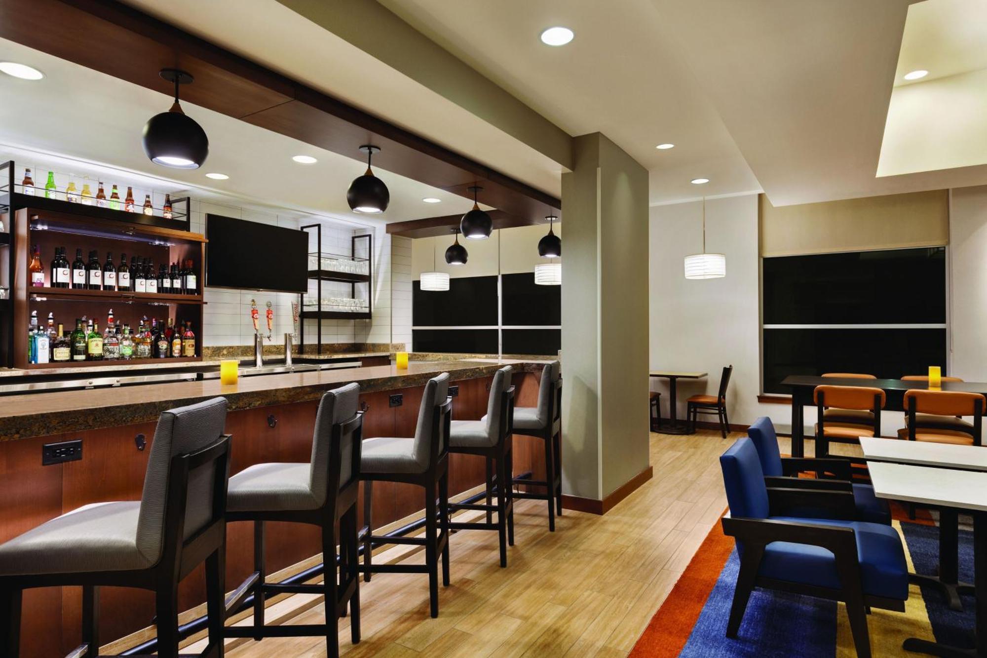 Hyatt House Denver Airport Hotel Bagian luar foto