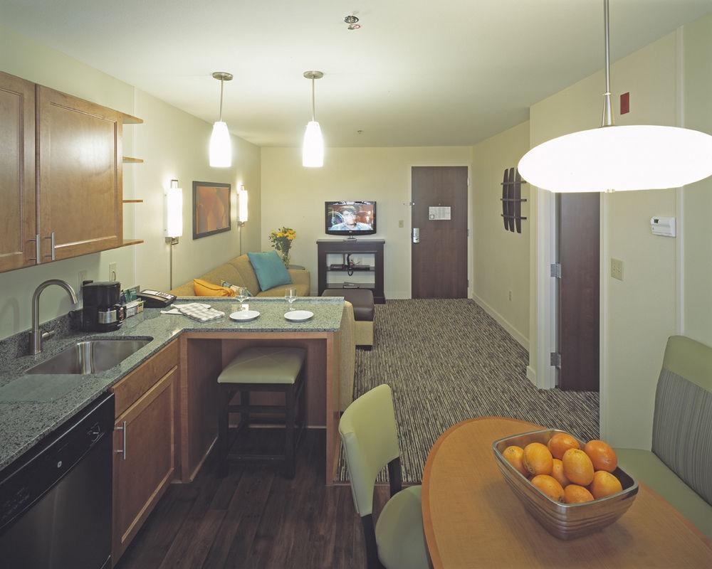 Hyatt House Denver Airport Hotel Bagian luar foto